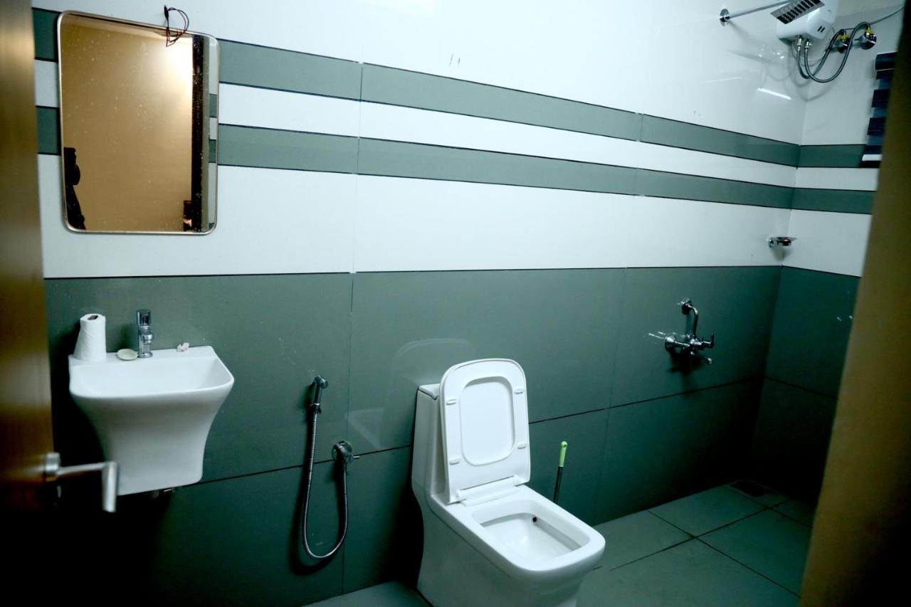 Clover Home Tiruvalla Eksteriør bilde