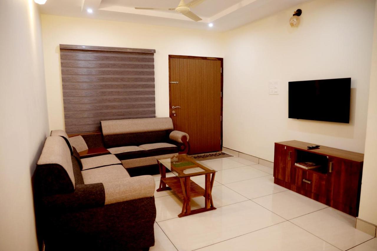 Clover Home Tiruvalla Eksteriør bilde